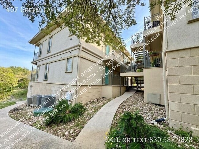 407 Greenleaf-204