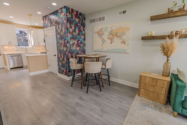 Photo - 1828 Hoffman St