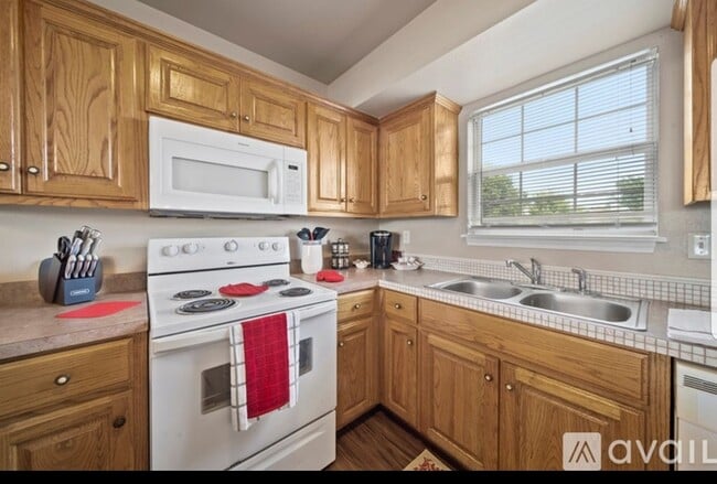Photo - 6710 S Utica Pl