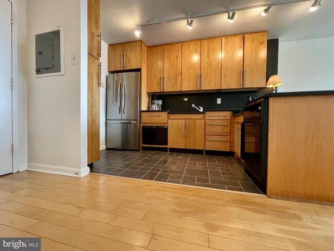 Photo - 1301 20th St NW Unit 805