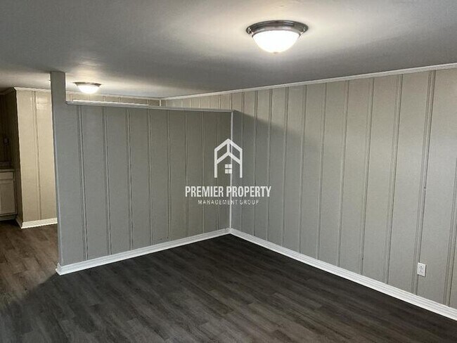 Photo - 1411 Highland Ave SE #B - HALF OFF FIRST M...