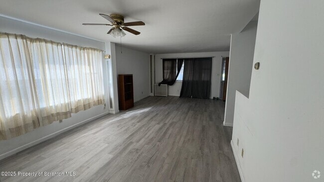 Building Photo - 1243 S Main Ave Rental