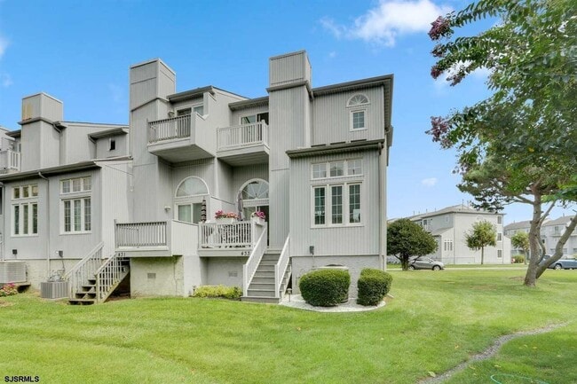 Building Photo - 433 Albacore Ln