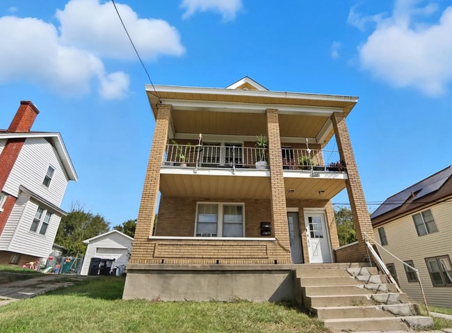 Building Photo - Bright 1-Bed in Prime Cincinnati Location – 875 Sq Ft, Water Included! Unit 3