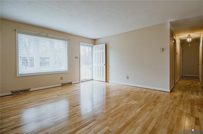 Photo - 1015 Smithfield Ave