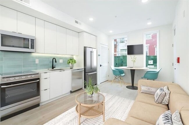 Building Photo - 2722 Hope St Unit 1 Bedroom