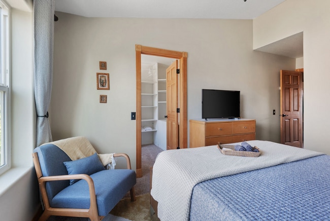 Photo - 10237 NW Wilshire Ln