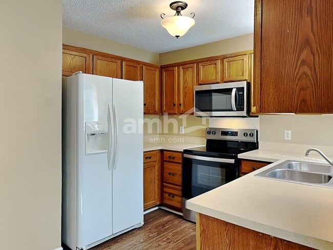 Photo - 2206 Coatsdale Ln