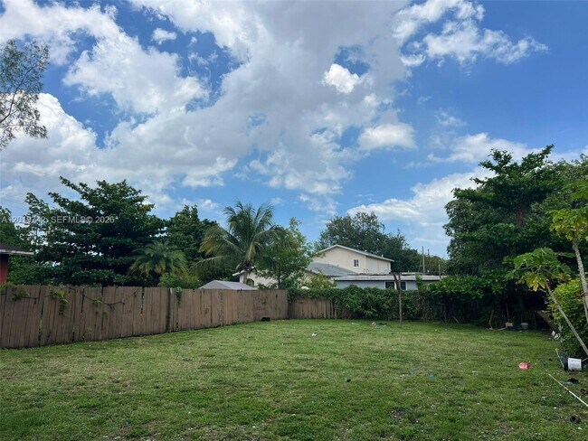 Photo - 4245 NW 24th Ave Unit 1
