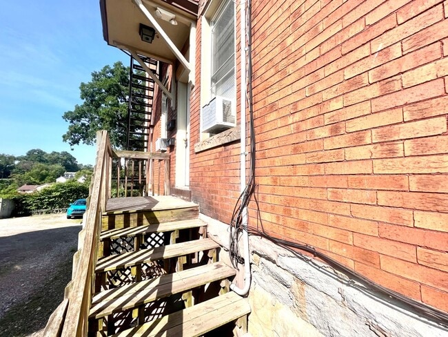 Photo - 125 Washington Ave Unidad #2