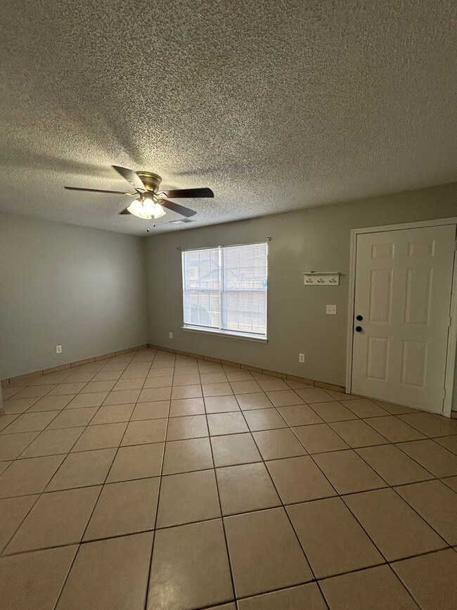 Photo - 3403 SW Victoria Pl