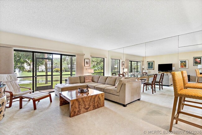 Building Photo - 11863 Wimbledon Cir Unit 426