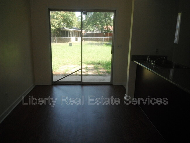 Photo - 928 Greenbriar Ct