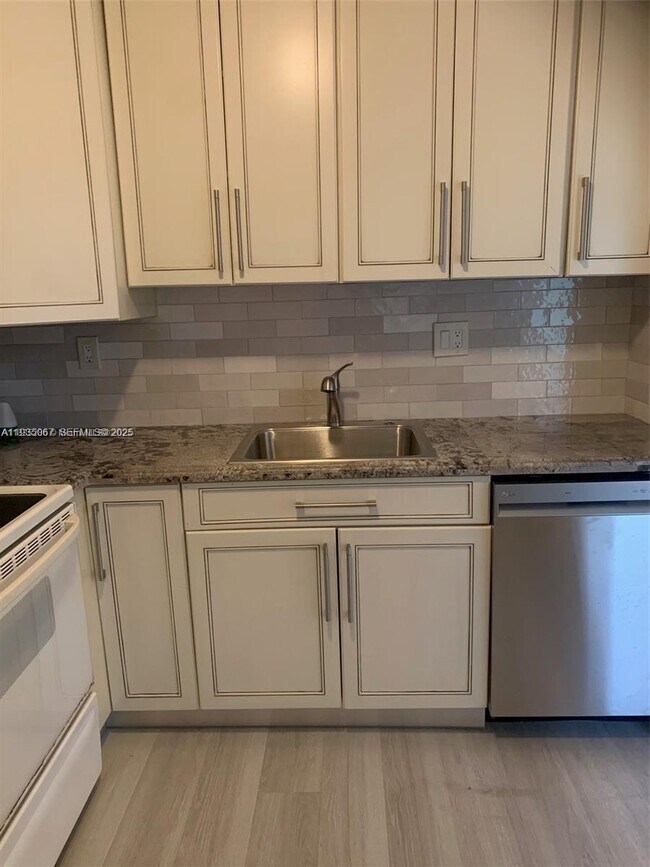 Photo - 1830 SW 81st Ave Unit 4305