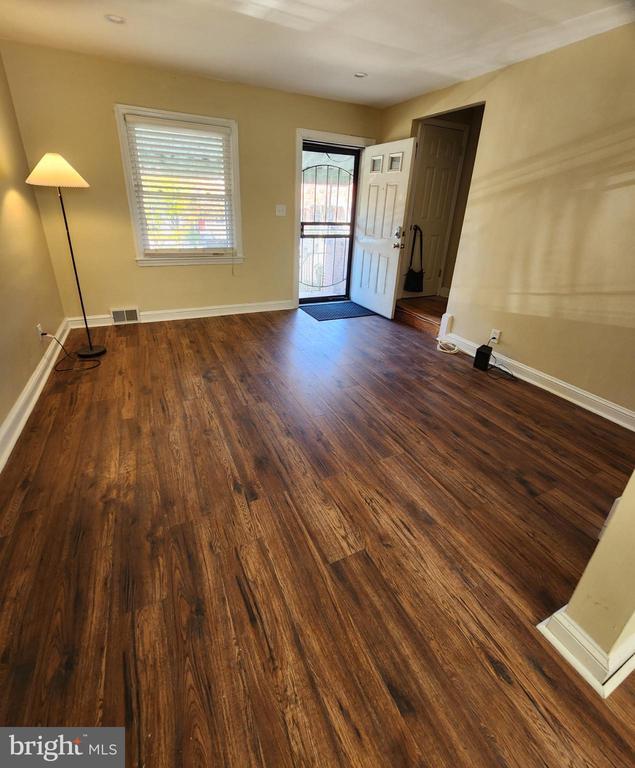 Building Photo - 2330 14th Pl SE