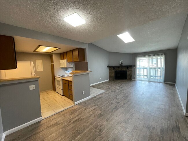 3464 S Eagle St Unidad 204