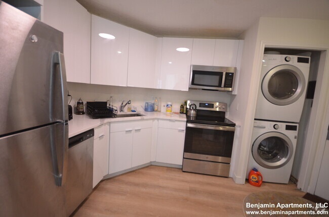 Building Photo - 25 Webster Ave Unit 507 Rental