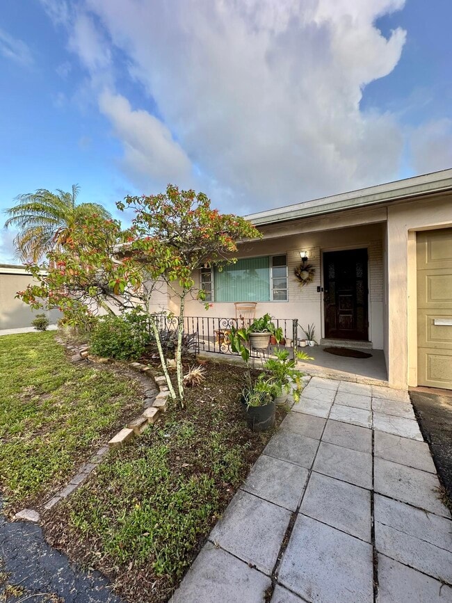 Photo - 7000 SW 11th St