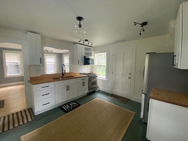 Photo - 12 Lowell St Unidad B