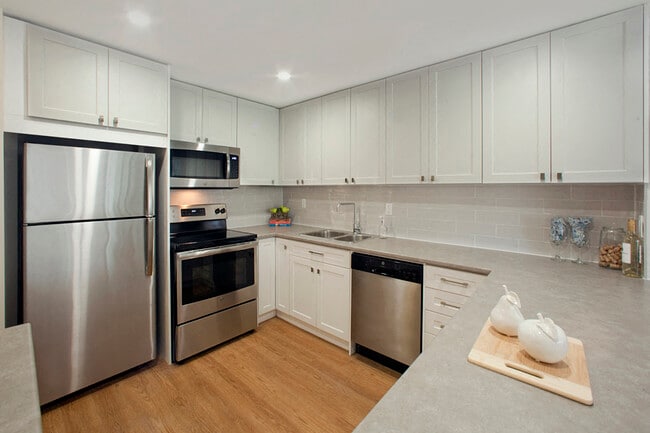 Building Photo - Bay Terrace Apartments