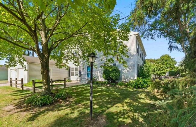 Building Photo - 38655 Bayside Ct