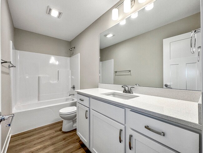 Photo - 1404 NE Primrose Ln