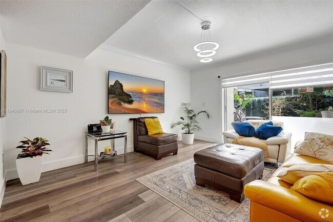 Building Photo - 1187 NW 123rd Pl Unit 204 Rental