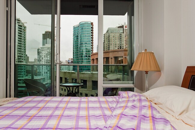 Photo - 788 Hamilton St