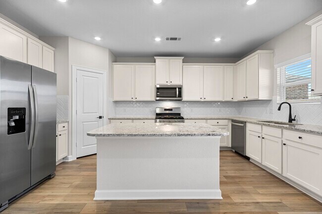 Photo - 1006 Whispering Winds Dr