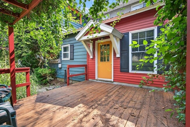 Building Photo - 485 Brook Rd Unit 3