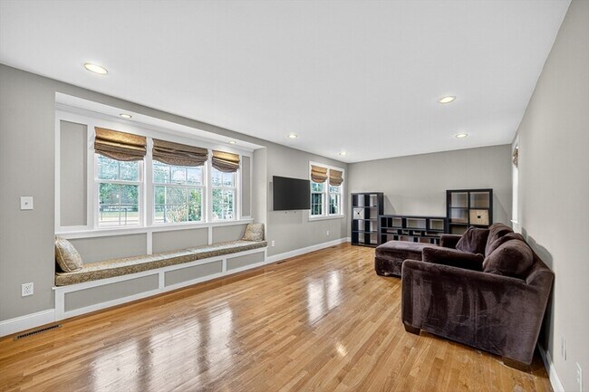 Photo - 28 Webster St Unit 1