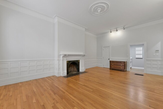 Photo - 240 Marlborough St Unidad 4