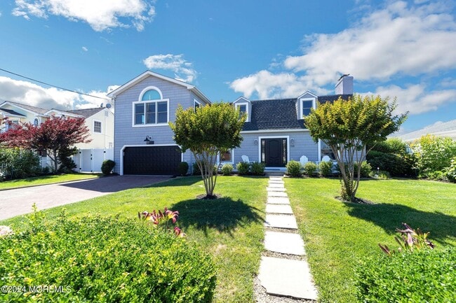 Photo - 340 Bay Ln