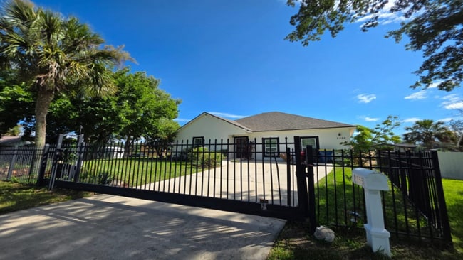 Building Photo - 2355 Ribault Scenic Dr Rental
