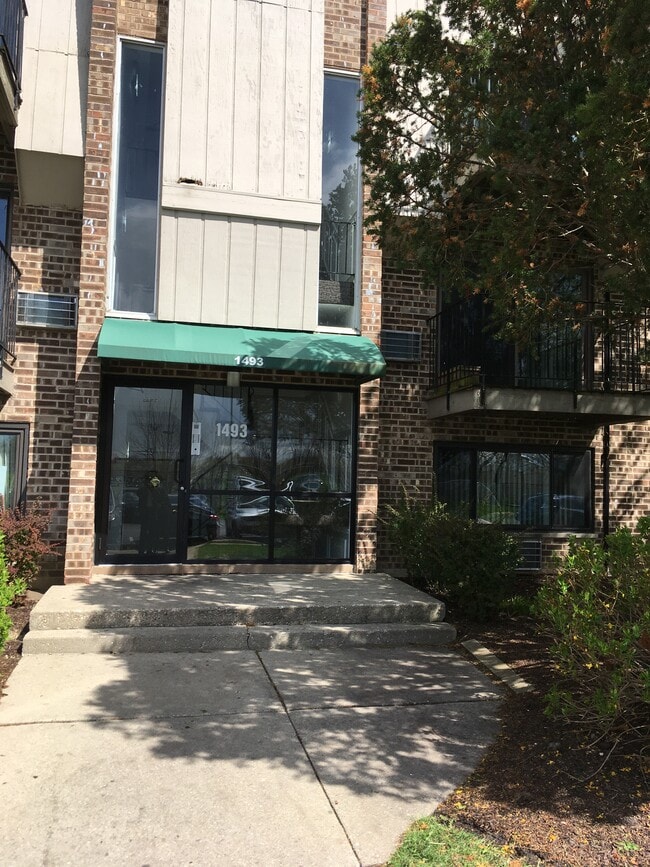 Building Photo - 1493 N Winslowe Dr Unit 1 Bdrm in Palatine