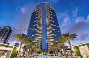 Building Photo - 780 NE 69th St Unit 905