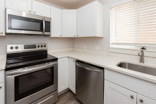 Photo - 5542-5554 S. Grant St. Unit 5542