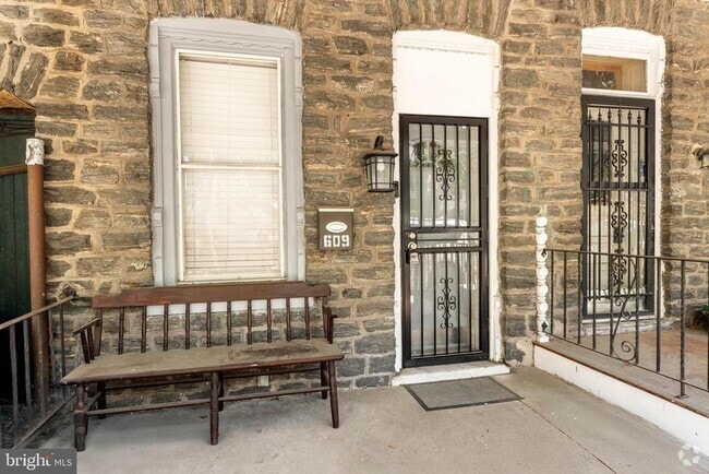 Building Photo - 609 Ford St Rental