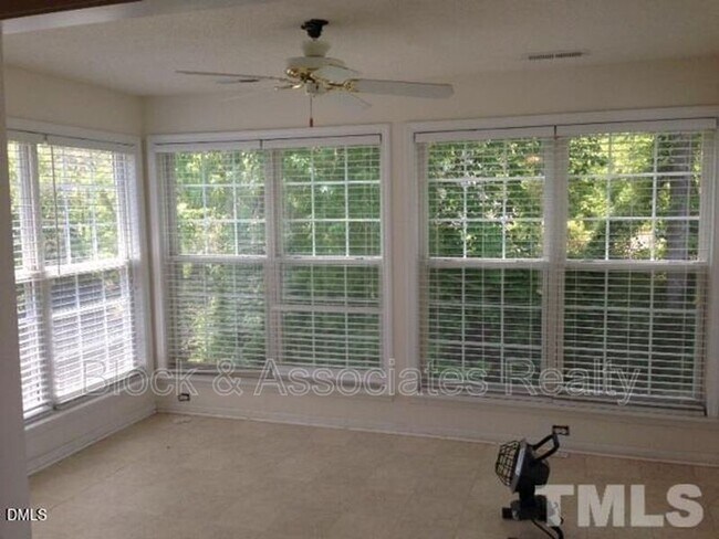 Photo - 210 Brierridge Dr