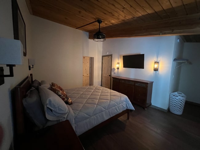 Photo - 2301 Lincoln