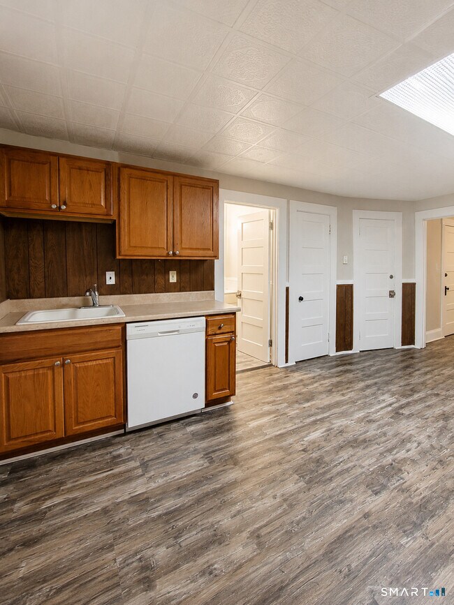 34 W Center St Unit 2E