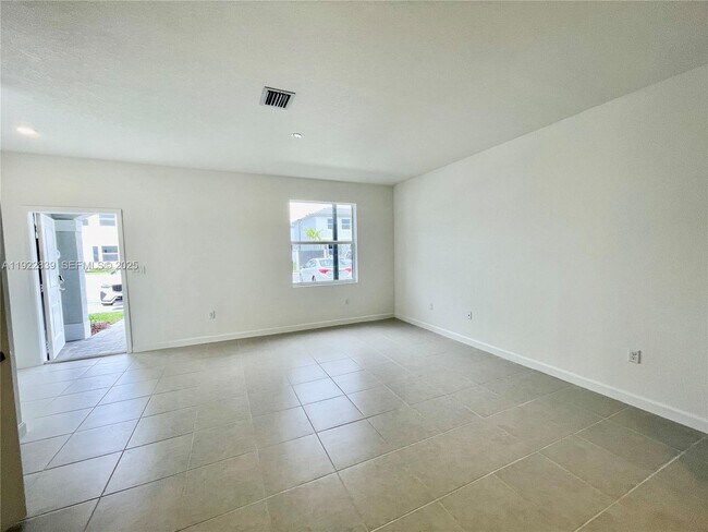 Photo - 1141 SE 2nd St