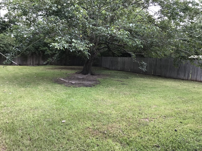 Photo - 9240 McLean St