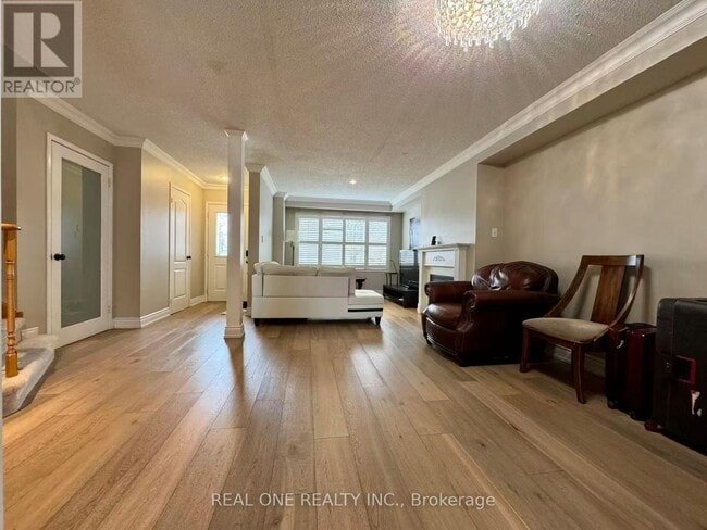 Photo - 1489 Heritage Way