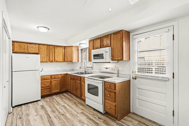 Building Photo - 4435 N 68th St Unit 4435