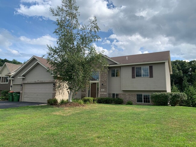 Building Photo - 4 Bed | 2 Bath House in Andover School District