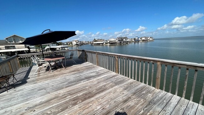 Photo - 1122 Makatea St