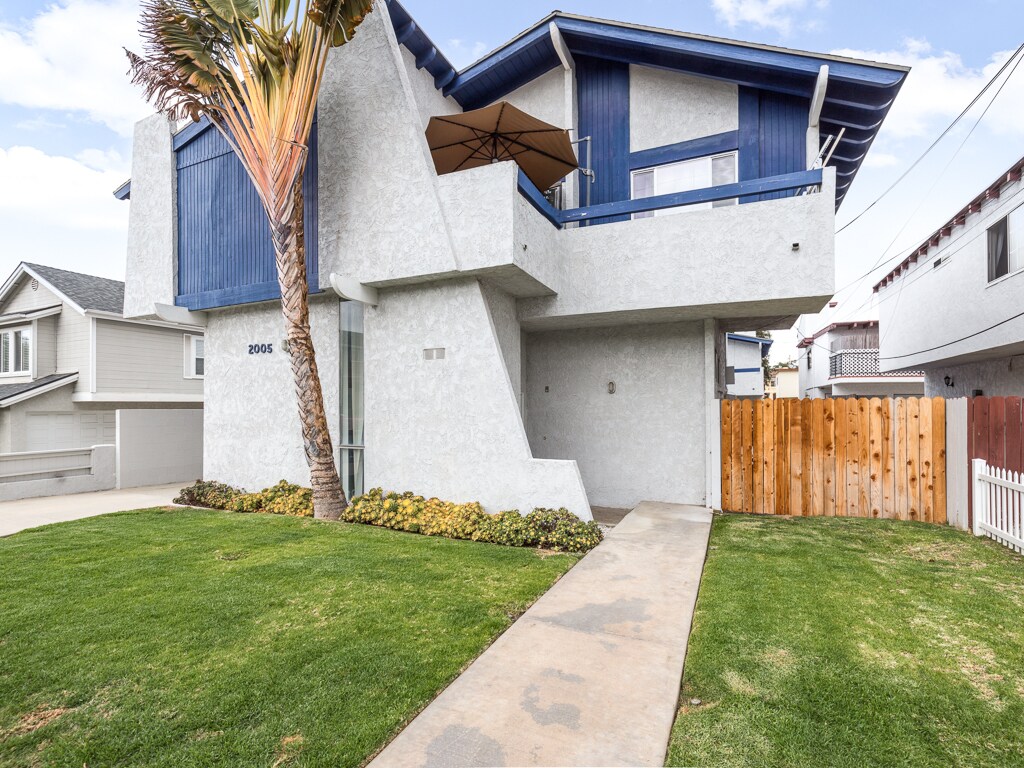 Front of Building - 2005 Pullman Ln (Redondo Beach, CA)