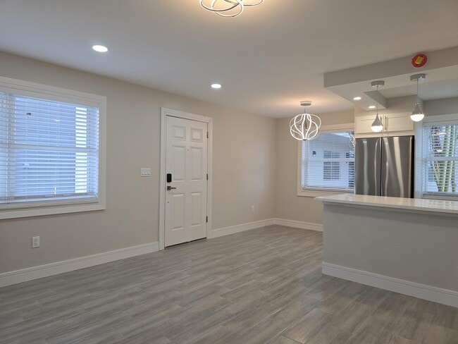 Building Photo - 215 Normandy Ln Unit 215