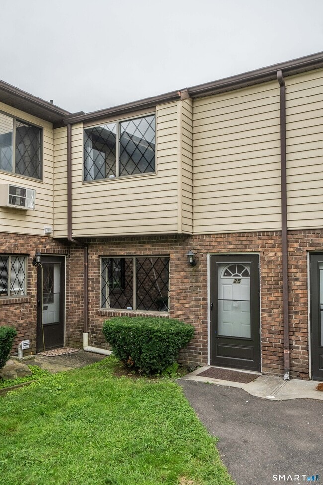 Building Photo - 2 Craftwood Rd Unit 25